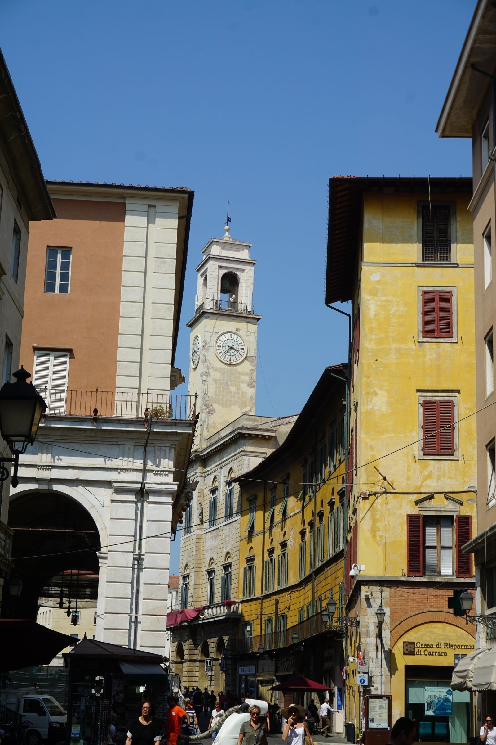 Il centro storico di Crema con la torre dell'orologio — punto di partenza dei pazienti di Impianti Dentali Tirana