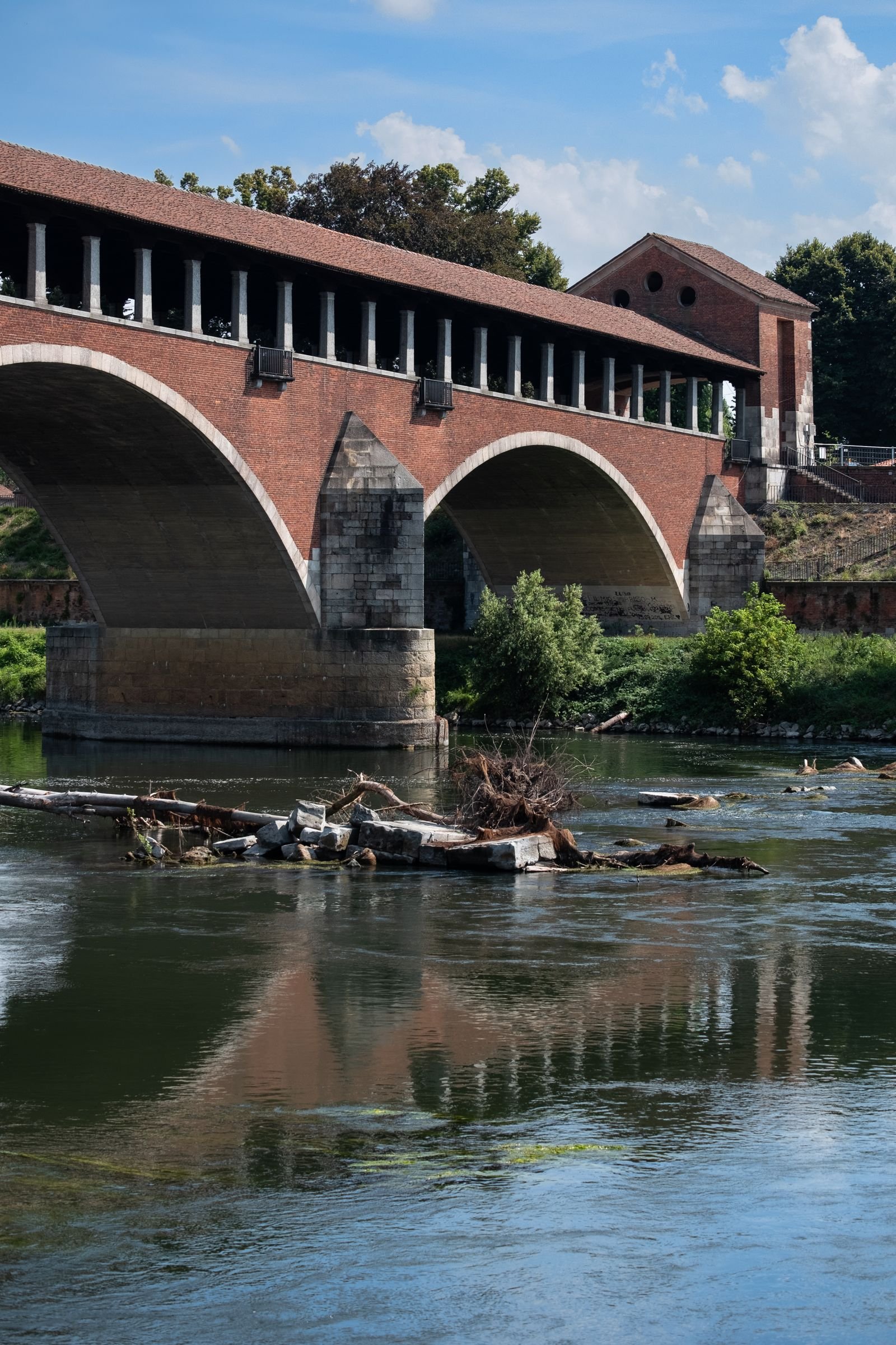 Il Ponte Coperto sul Ticino a Pavia — punto di partenza dei pazienti di Impianti Dentali Tirana