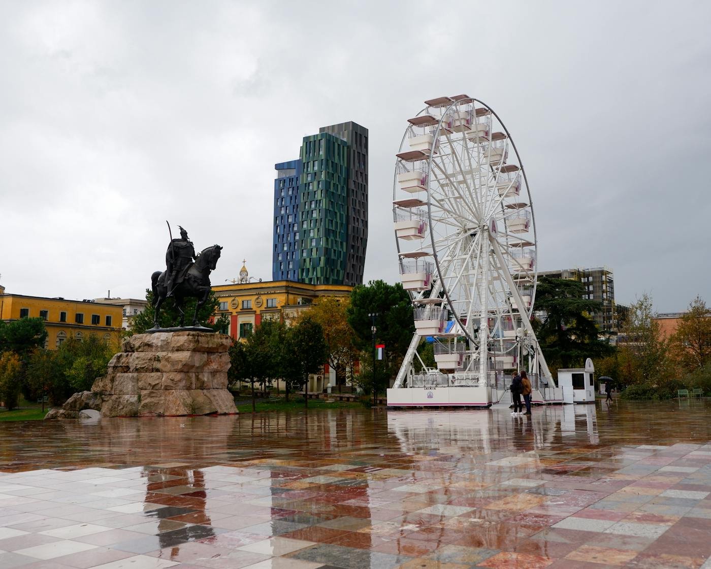 Piazza Skanderbeg, il cuore di Tirana